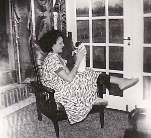 1953 MOTHER AND COOKIE